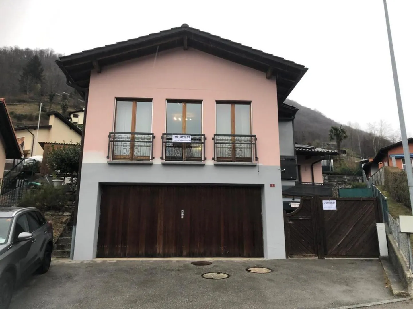 7 1/2 Room Single Family House with Swimming Pool - Photo 1 of 13