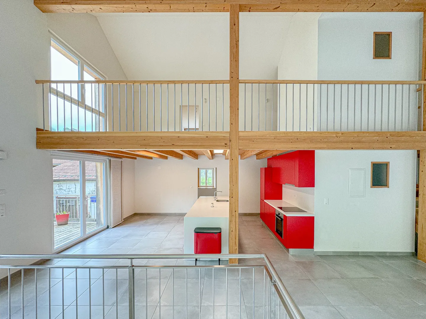 Maison mitoyenne de 2 logements entièrement rénovée
Avec 4 garages - Photo 9 sur 28