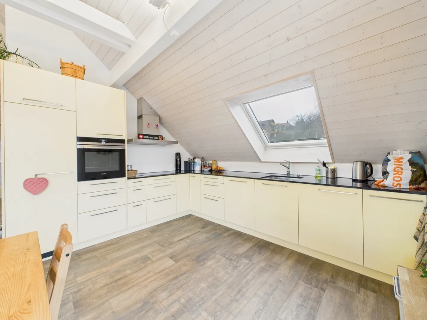 Appartamento moderno di 2,5 stanze con balcone a Fräschels - Foto 5 di 11