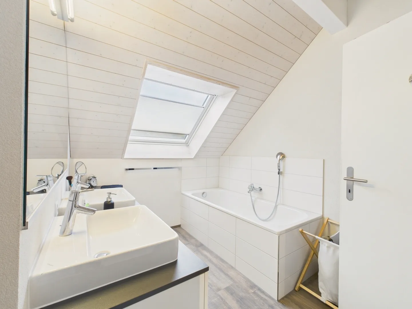 Appartamento moderno di 2,5 stanze con balcone a Fräschels - Foto 7 di 11