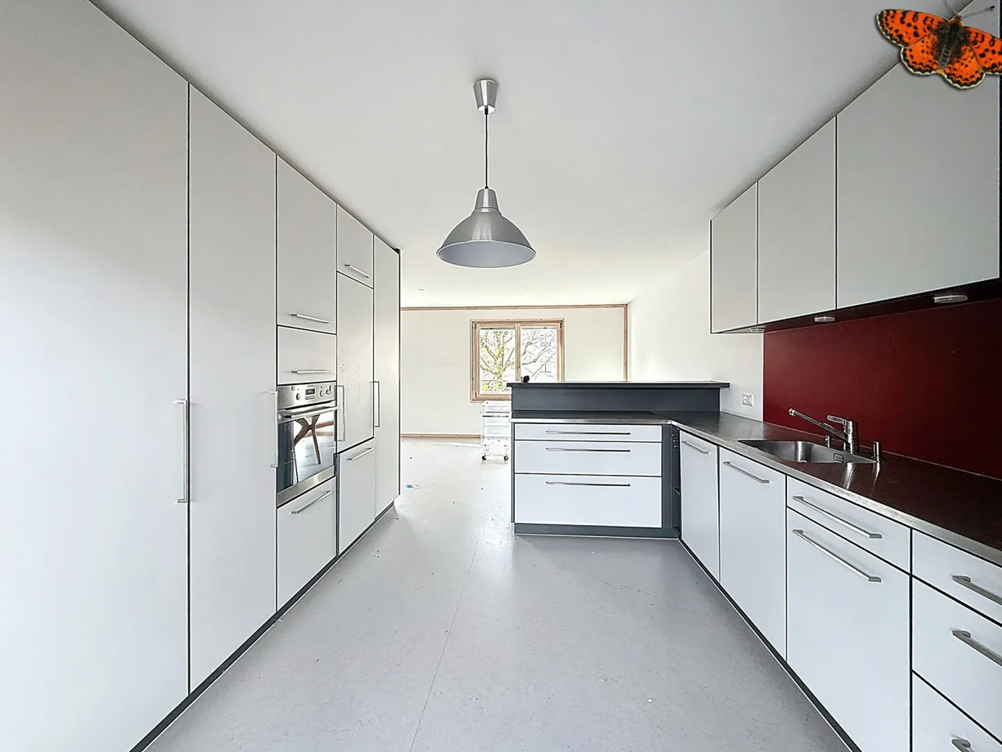 4½ Rooms - In a Quiet Triplex Apartment! - Photo 2 of 15