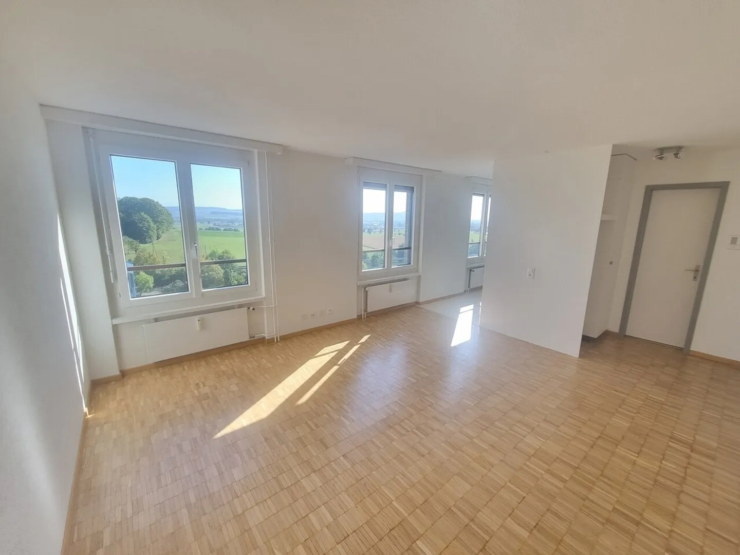 Charmante Wohnung mit Traumhafter Aussicht - Foto 3 von 5