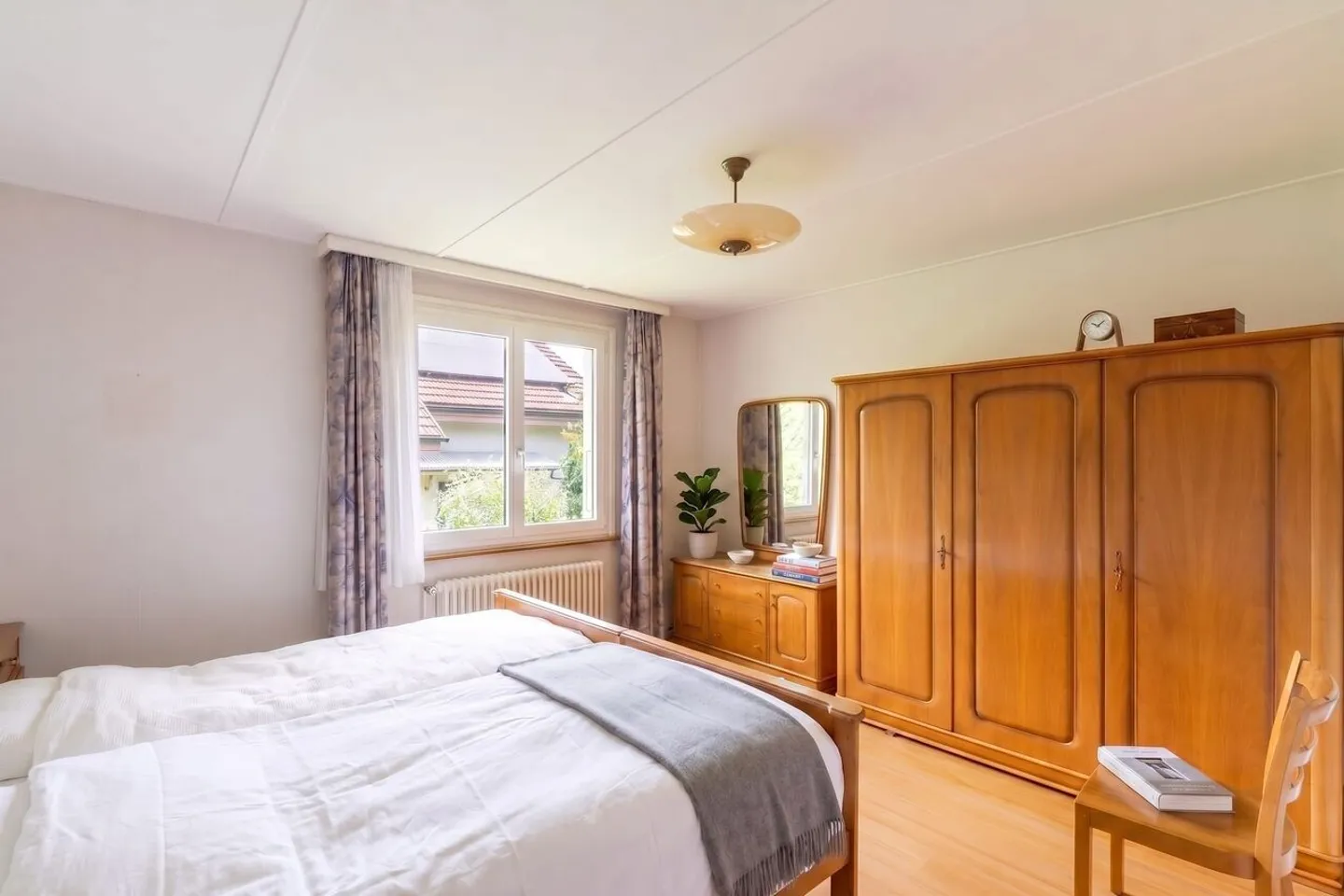 Charming single-family home with great potential and large garden - Photo 5 of 9