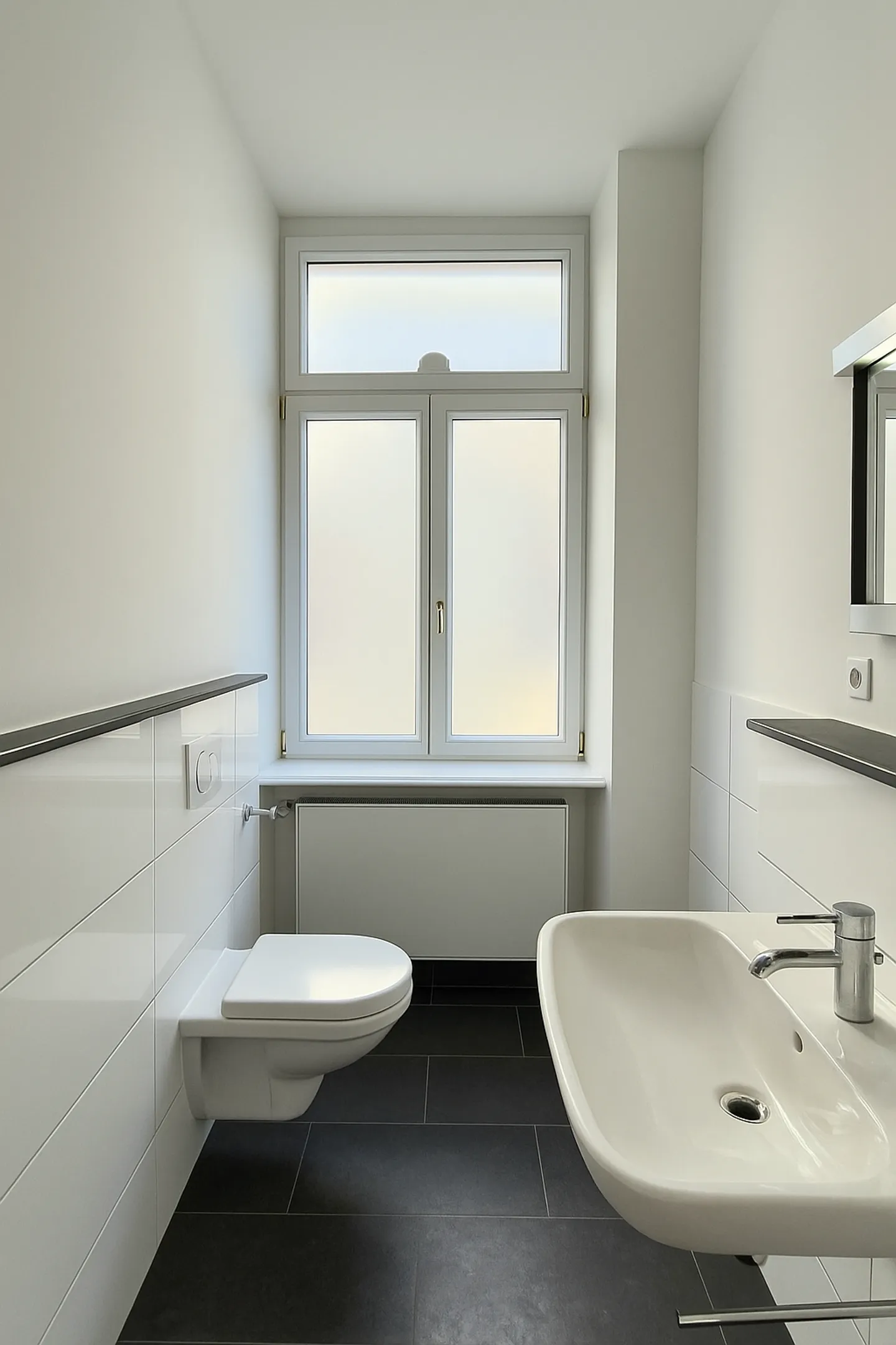 Apartment with 2.5 Rooms of High Standard in the Center of Lugano - Photo 5 of 7