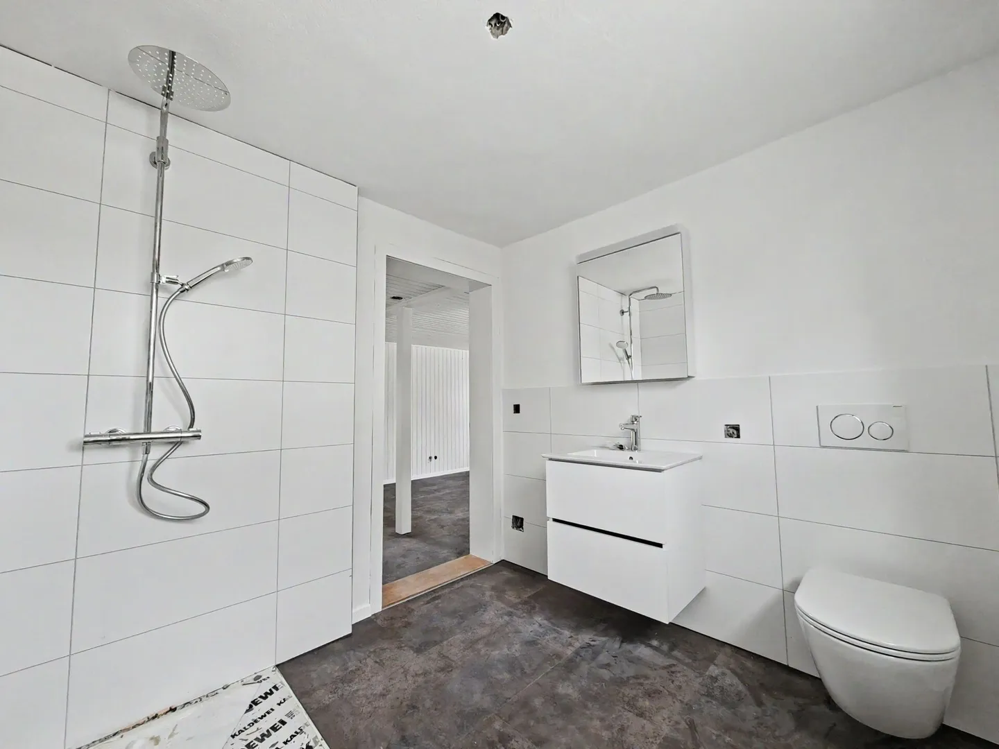 Appartement 2.5 pièces entièrement rénové - Photo 2 sur 7