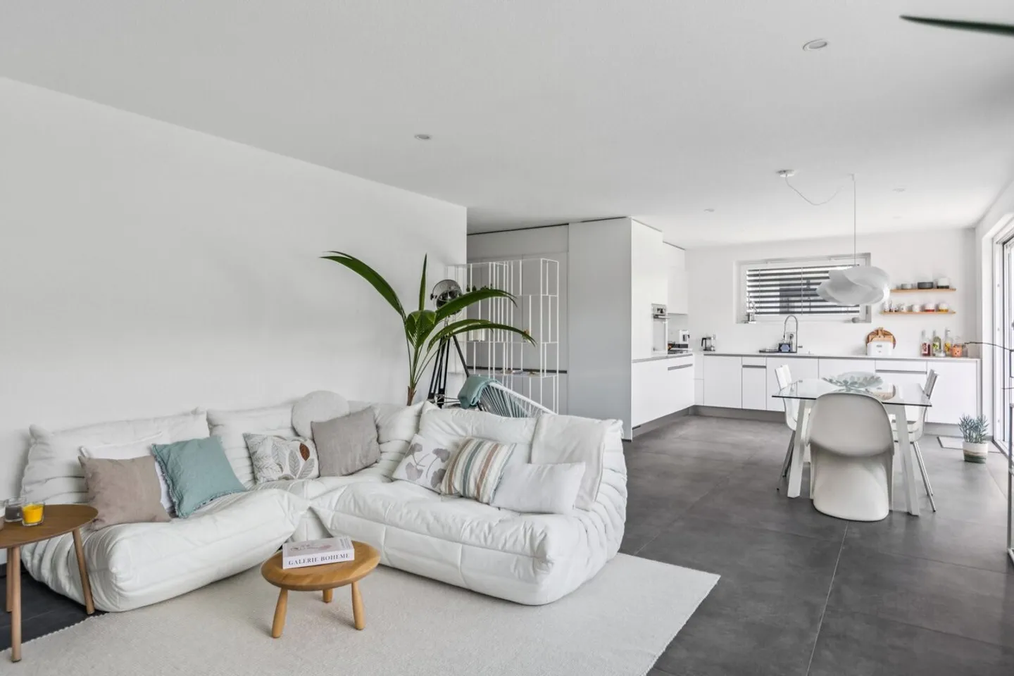 3.5-Room Penthouse with High Prestige - Photo 6 of 26