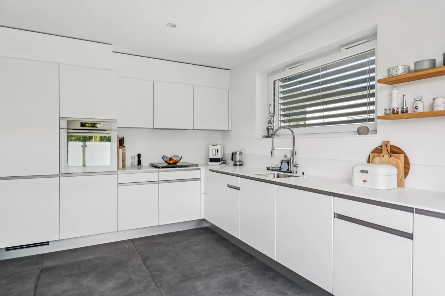 3.5-Room Penthouse with High Prestige - Photo 9 of 26