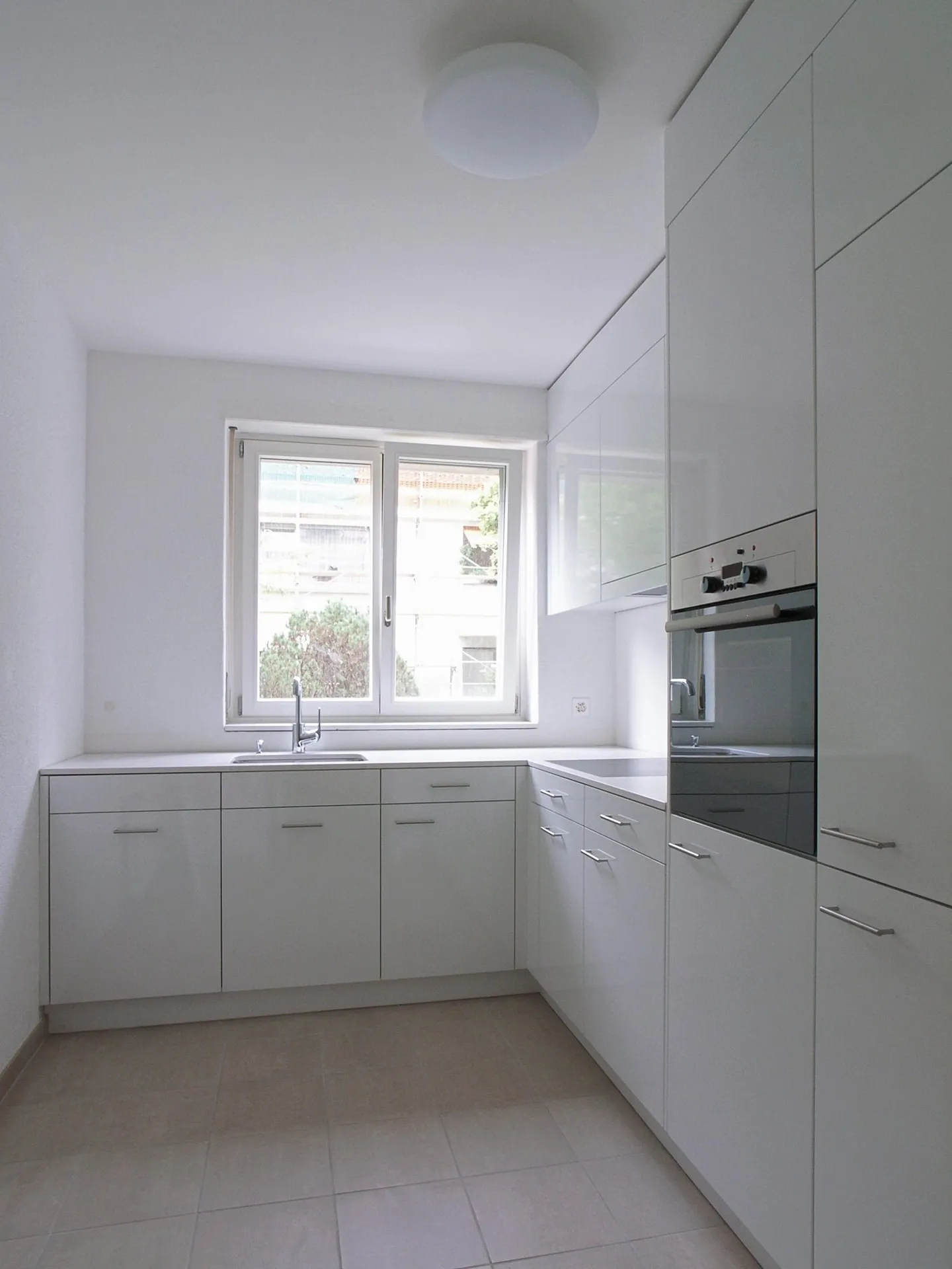 Living in the Green: Spacious 4.5-Room Apartment in Riehen - Photo 4 of 7