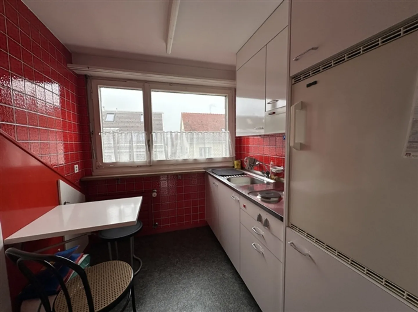 Cozy Row House with Beautiful Garden - Photo 9 of 17