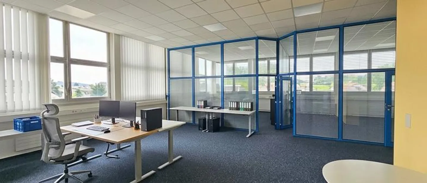 Moderne Bürofläche in Dürnten - Foto 1 von 10