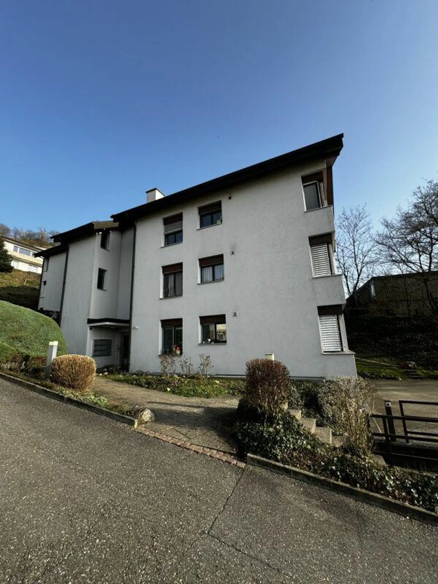 Quietly located 5.5-room maisonette apartment with balcony for rent - Photo 1 of 11
