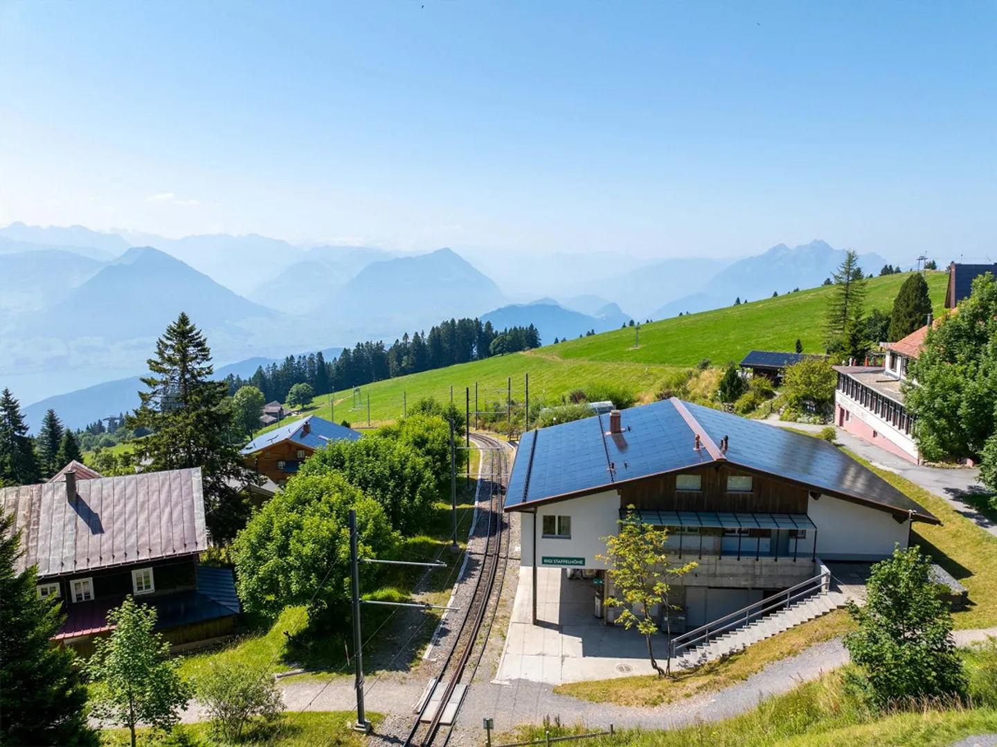 Appartamento per vacanze 4,5 stanze arredato e pronto per essere abitato - Foto 1 di 8
