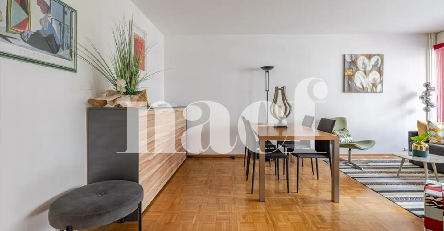 Charmilles: Large studio with separate kitchen - Photo 5 of 11