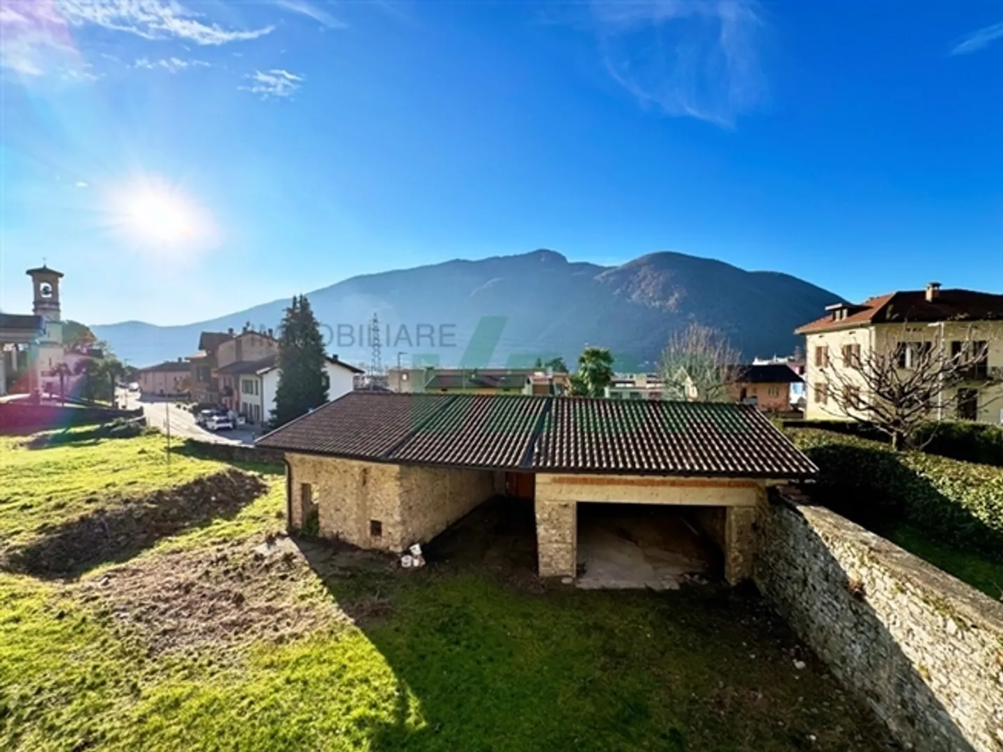 Beautiful building plot in a beautiful quiet and sunny location - Photo 4 of 5