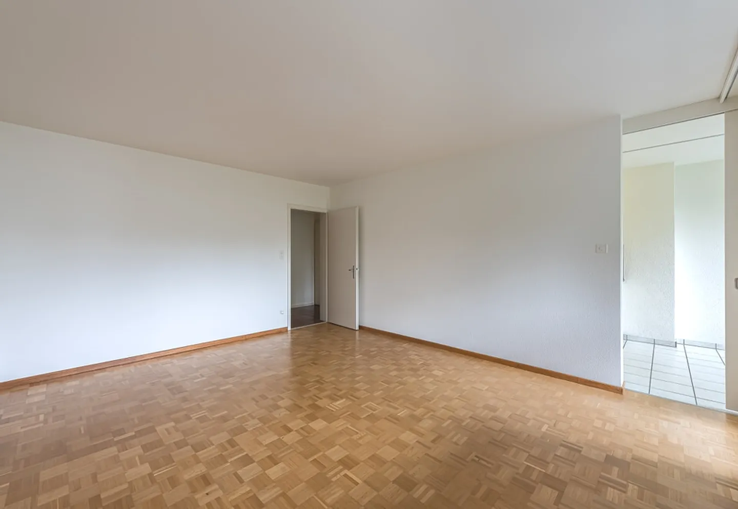 Ruhiges Zuhause in Riehen - Foto 2 von 12