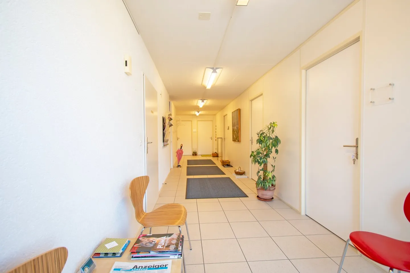 Attractive commercial spaces in the best location in Aarberg - Photo 4 of 8