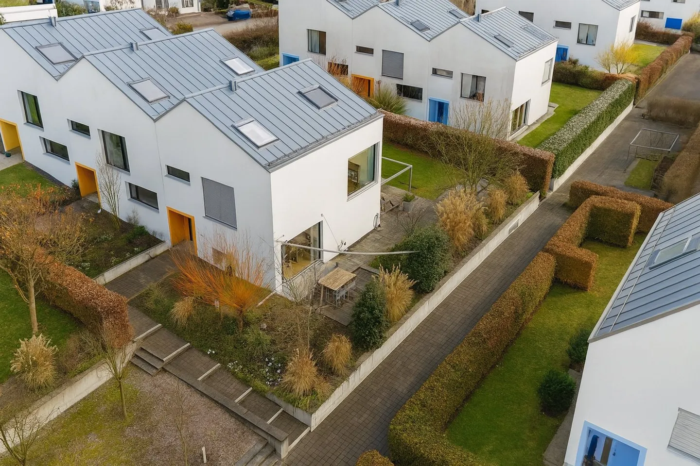 Exclusive 6.5-room corner townhouse in Obfelden – modern, family-friendly & well-connected - Photo 1 of 17