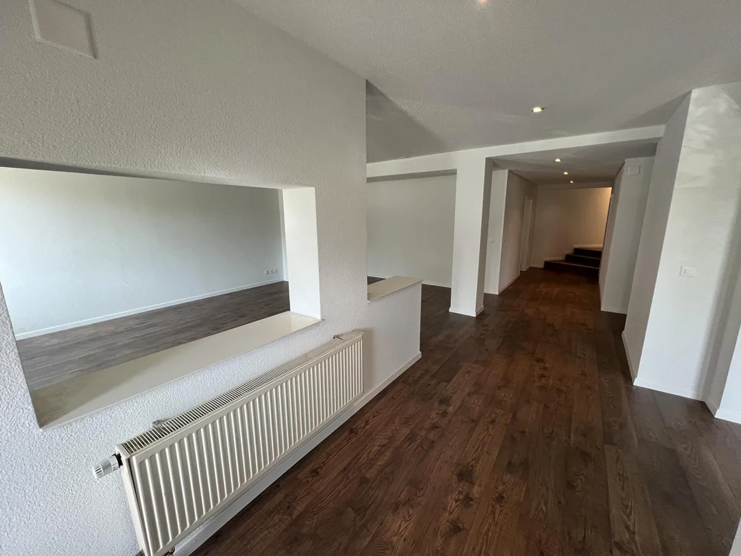Appartamento molto spazioso e recentemente ristrutturato di 3,5 locali nel centro di Lengnau (140m2) - Foto 1 di 8