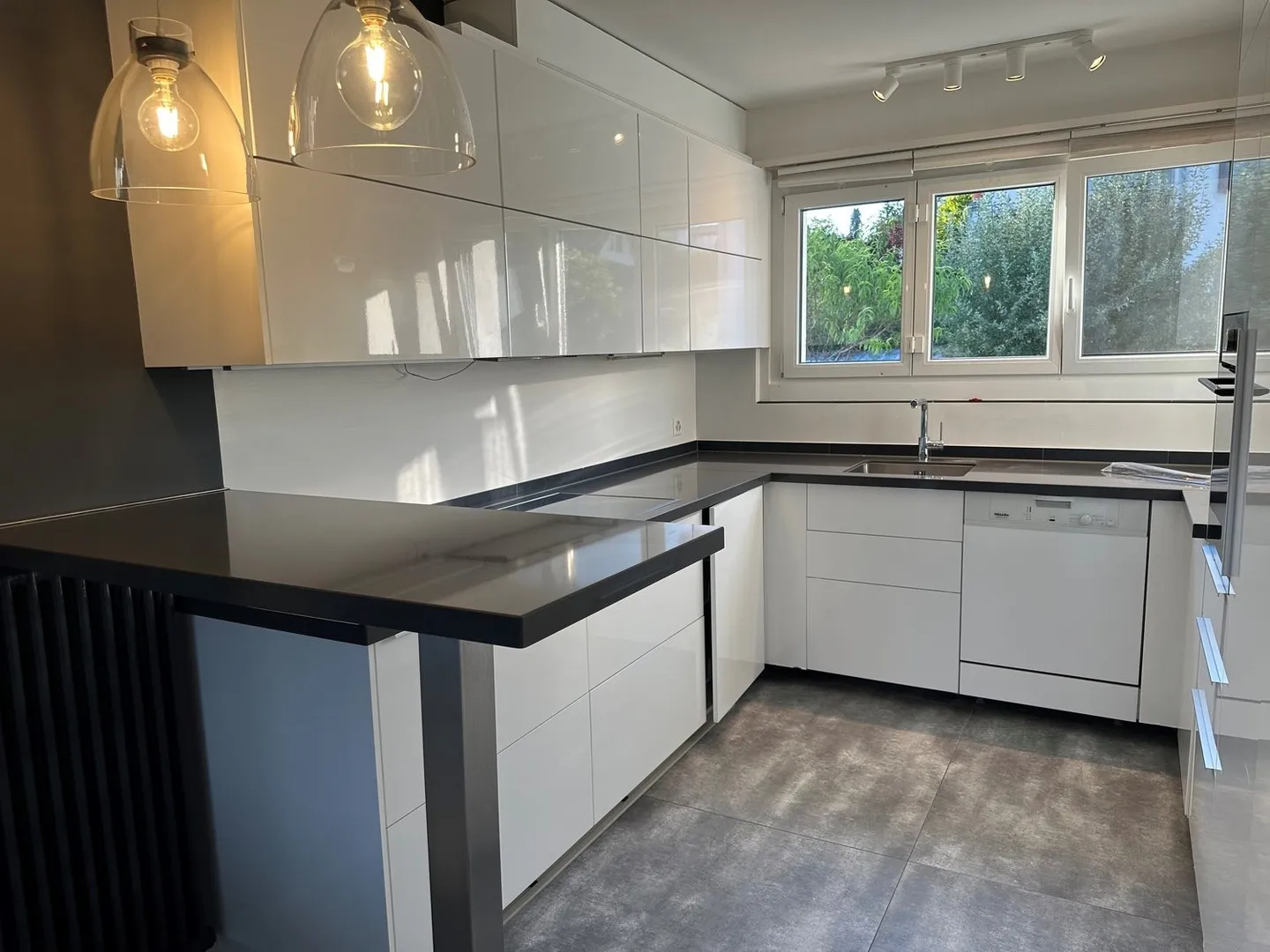 4,5 renovierte Zimmer, 1. Nettomiete angeboten! - Foto 2 von 7