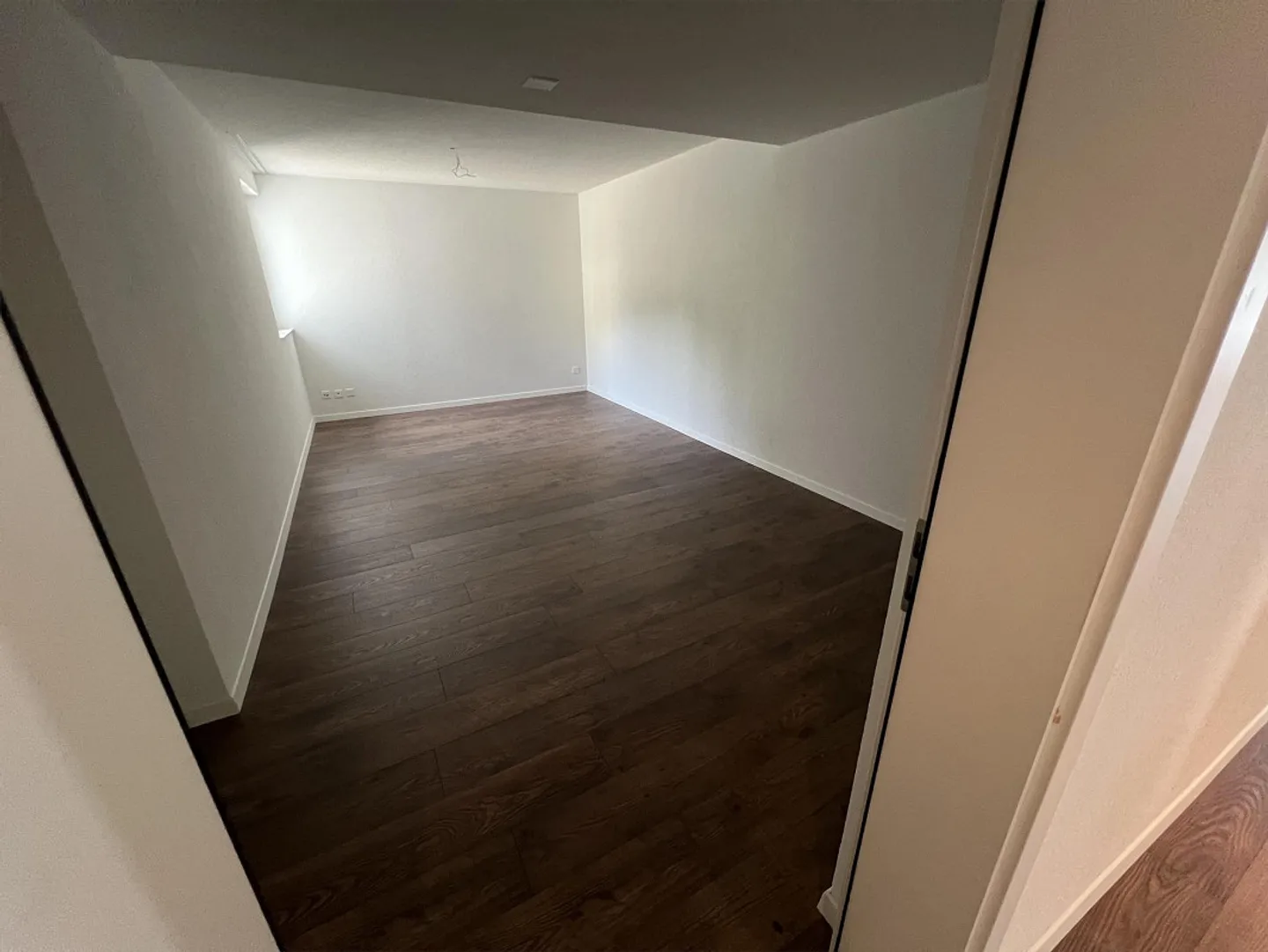 Appartamento molto spazioso e recentemente ristrutturato di 3,5 locali nel centro di Lengnau (140m2) - Foto 4 di 8