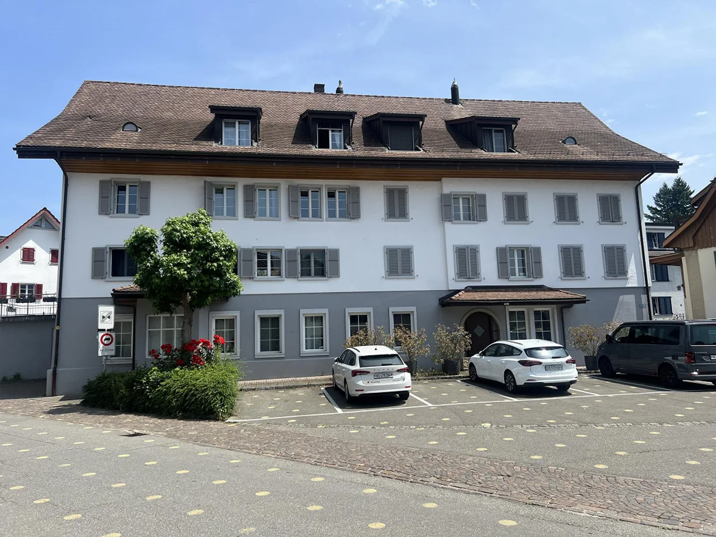Appartamento molto spazioso e recentemente ristrutturato di 3,5 locali nel centro di Lengnau (140m2) - Foto 8 di 8