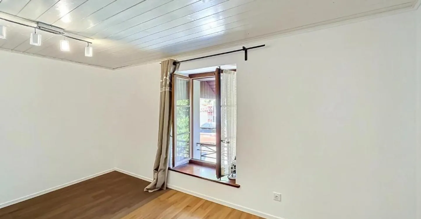 Charming 5.5-room duplex apartment - Photo 8 of 9