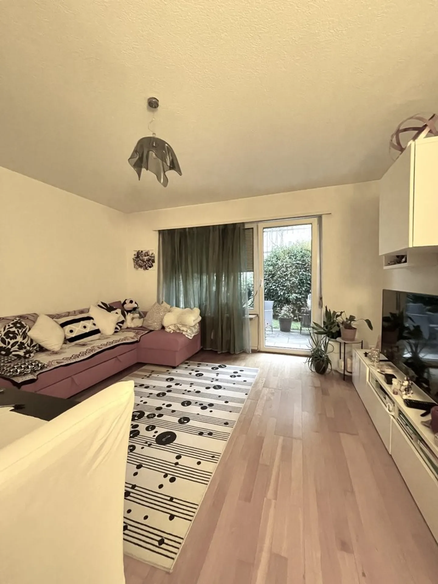 Bijou au Zürichberg, appartement moderne avec coin salon dans le jardin - Photo 6 sur 7