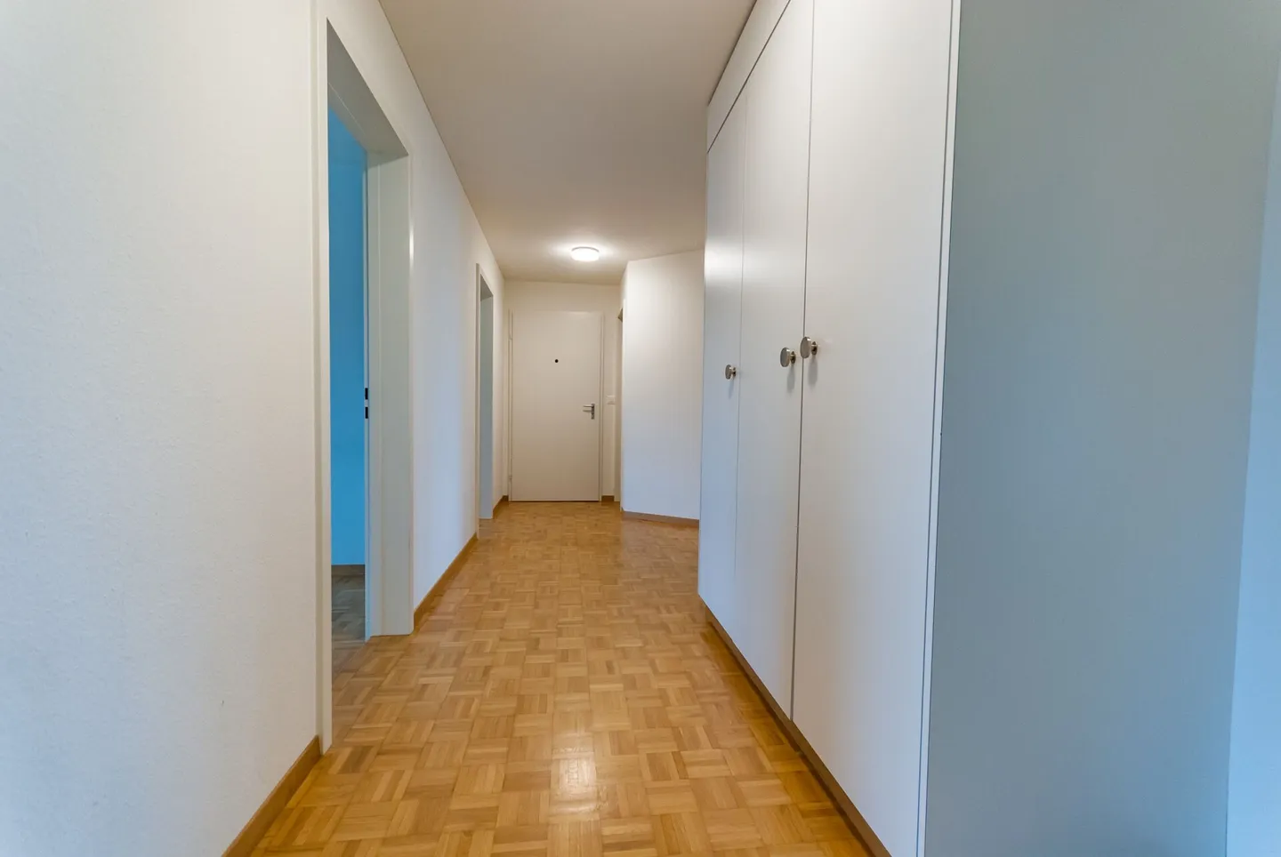 Attractive 4-room apartment with balcony - Photo 3 of 9