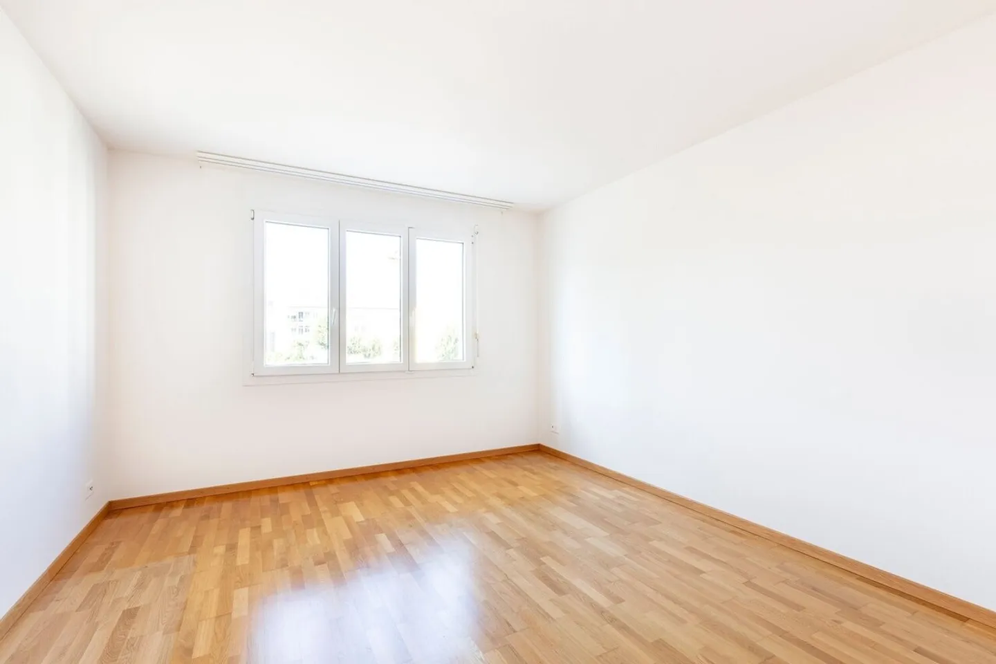 Moderno appartamento di 3,5 stanze con balcone vetrato - Foto 7 di 13