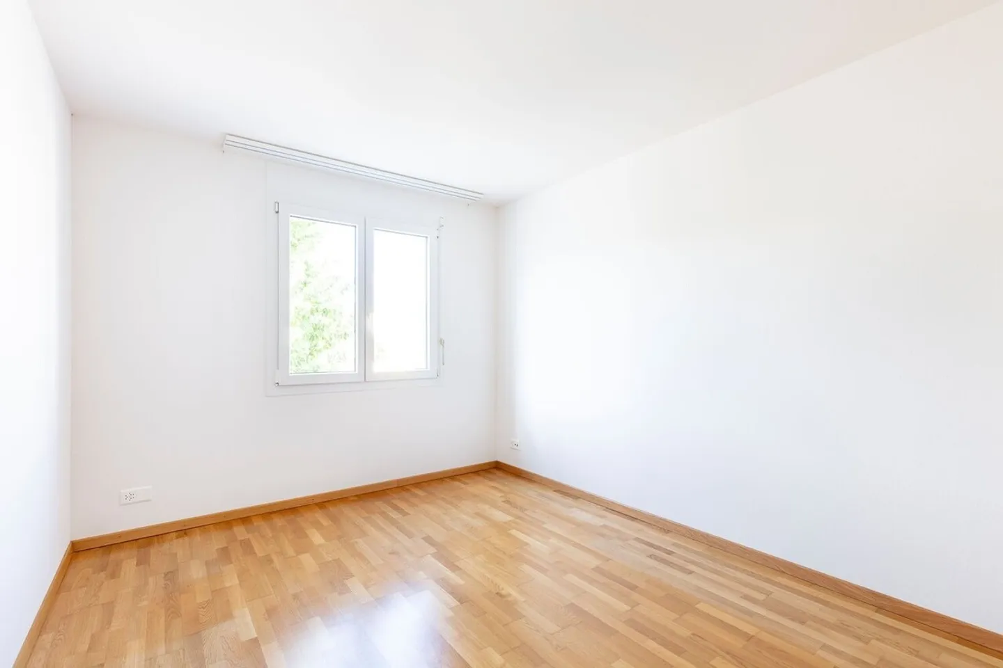 Moderno appartamento di 3,5 stanze con balcone vetrato - Foto 8 di 13