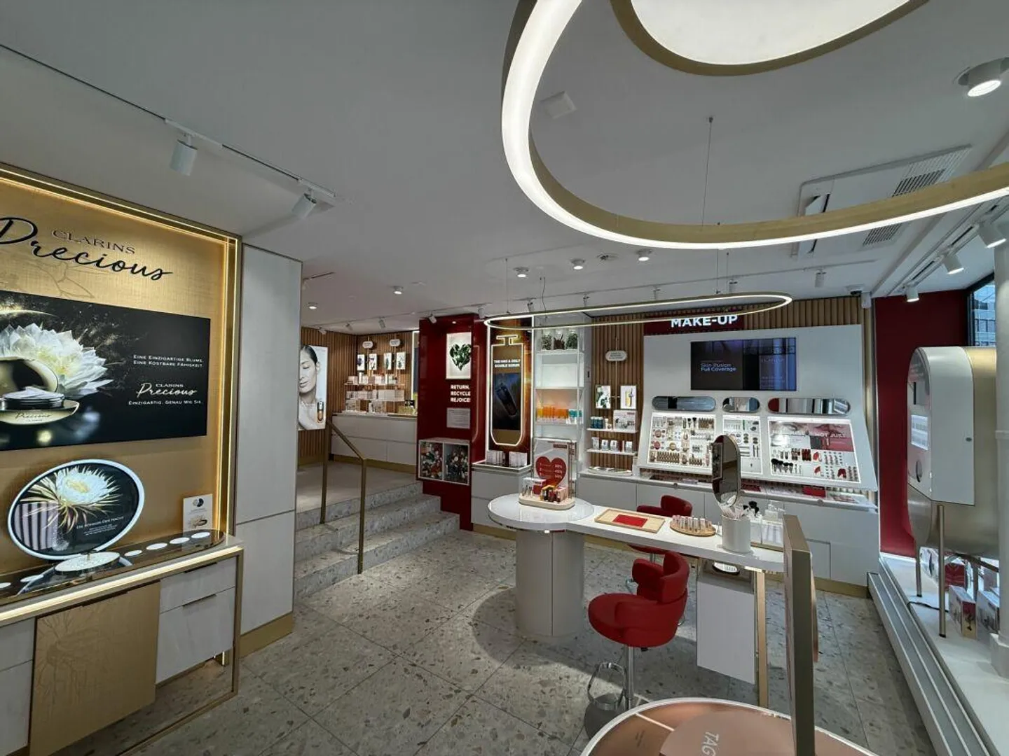 Retail space in prime city location - Photo 4 of 9