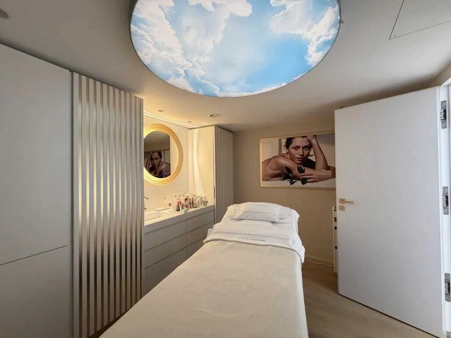 Retail space in prime city location - Photo 7 of 9