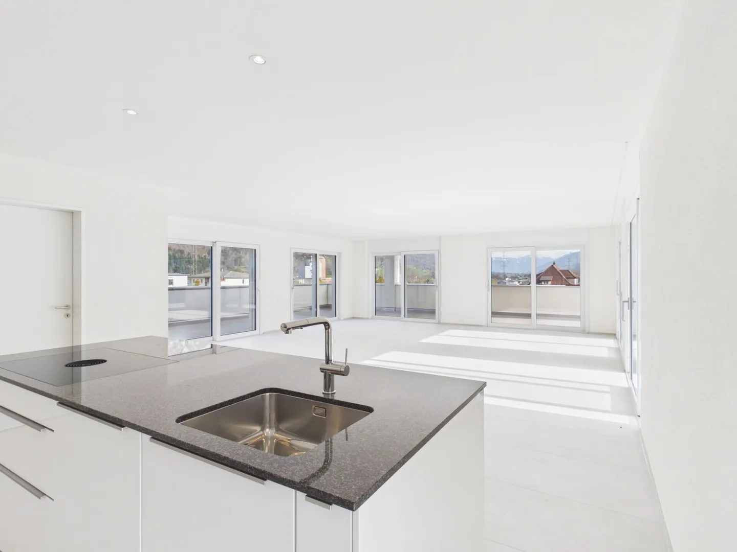 Luxuriöse Attika mit Panoramaterrasse - Foto 11 von 38
