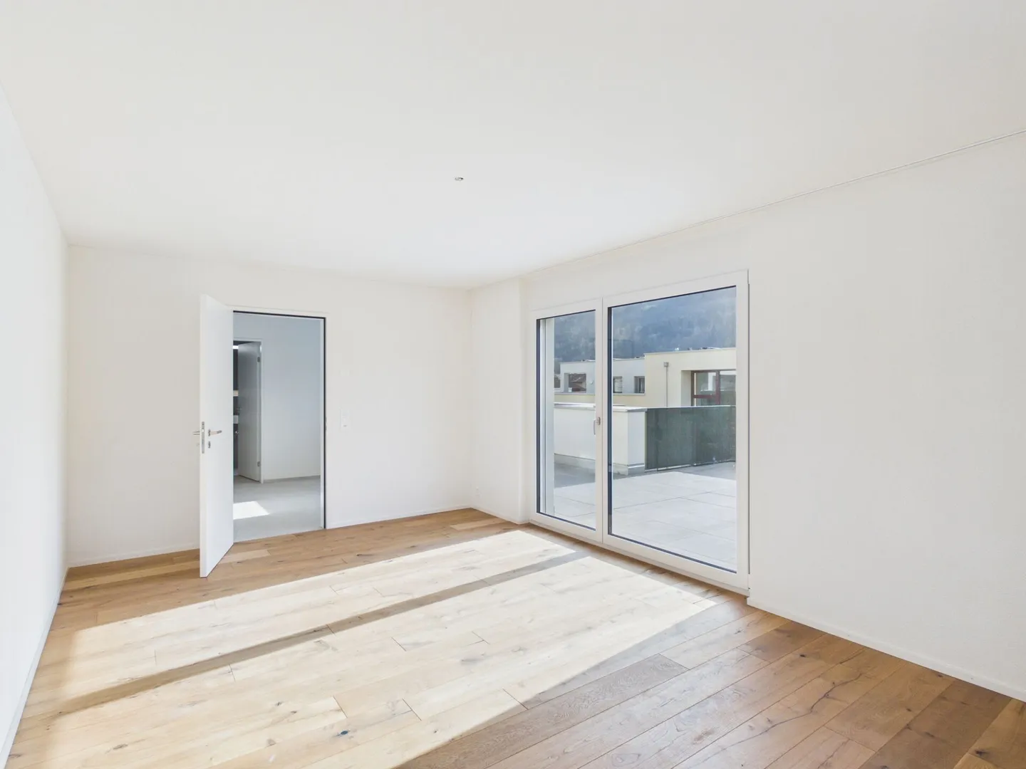 Luxuriöse Attika mit Panoramaterrasse - Foto 16 von 38