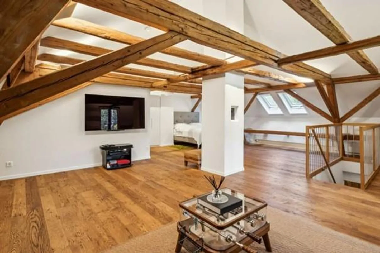 Maison résidentielle moderne avec nouvelle salle d'équitation à Wängi - Photo 6 sur 11