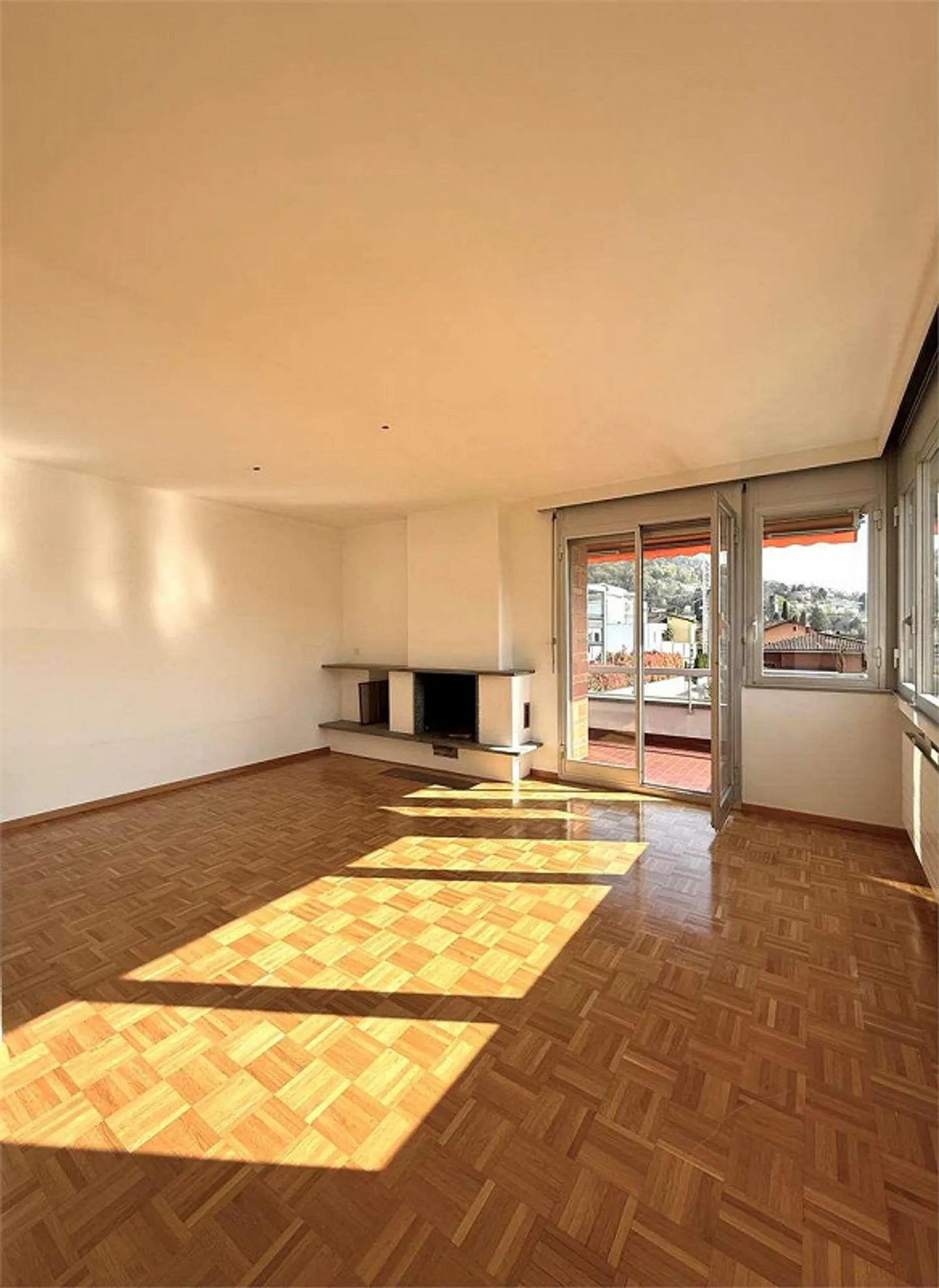 Appartement 5'5 in Pregassona mit offener Aussicht - Foto 2 von 13