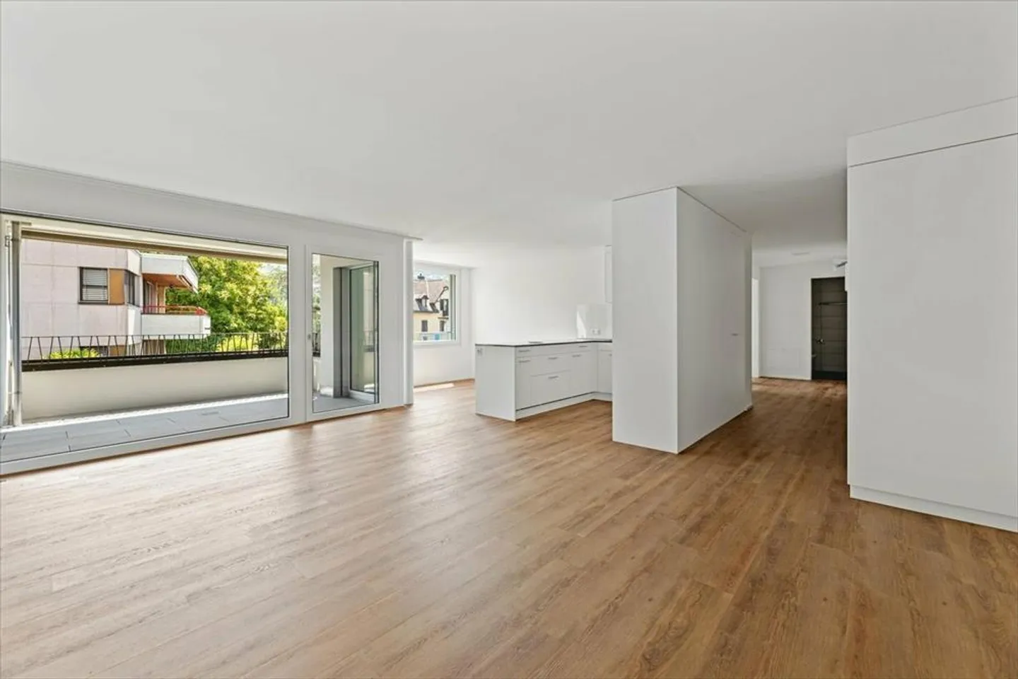 Vivere in un edificio moderno e luminoso - Nel cuore di Lachen! - Foto 1 di 7