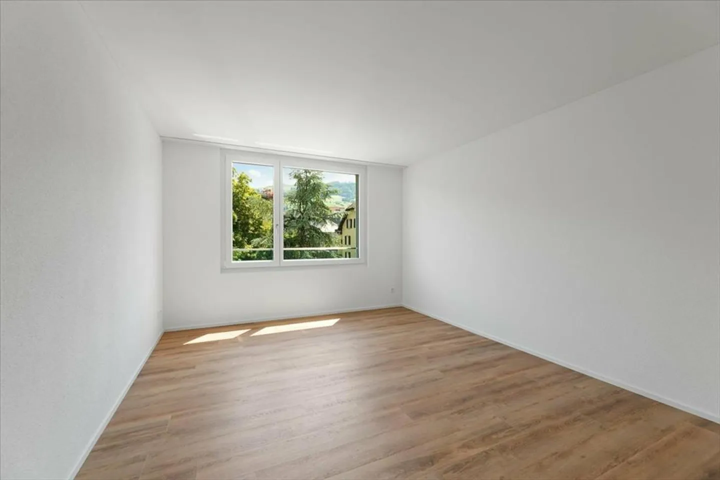 Vivere in un edificio moderno e luminoso - Nel cuore di Lachen! - Foto 5 di 7