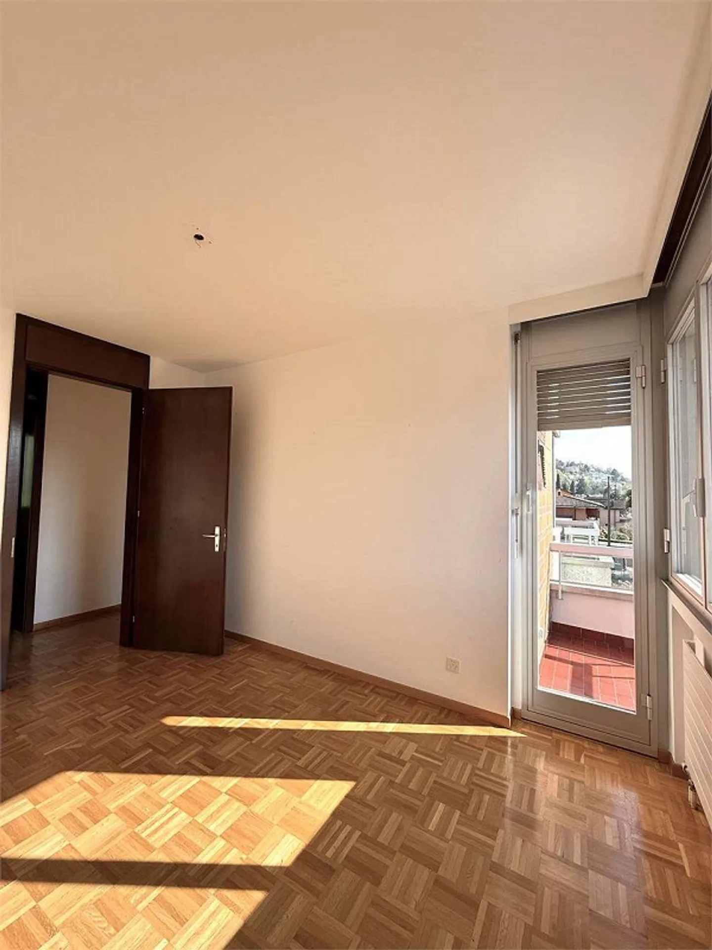 Appartement 5'5 in Pregassona mit offener Aussicht - Foto 10 von 13