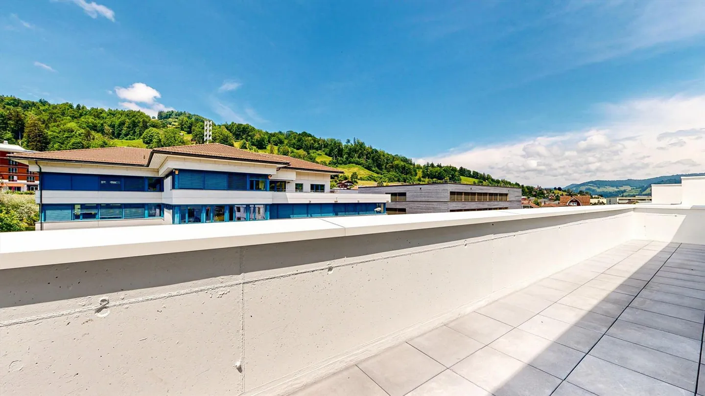 Take off and land in residential happiness! - Photo 11 of 13