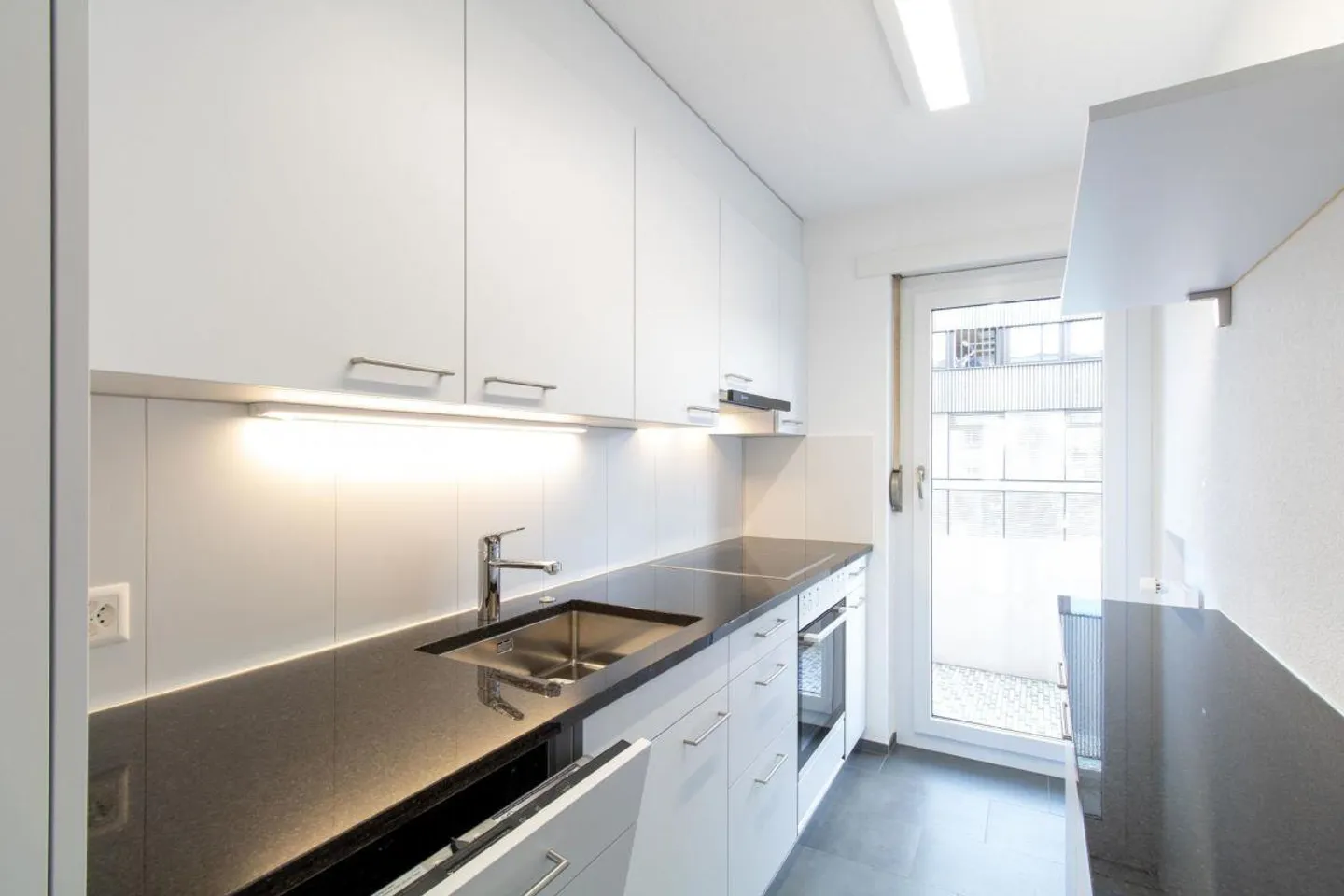 Affordable apartment in a quiet location - Photo 2 of 12