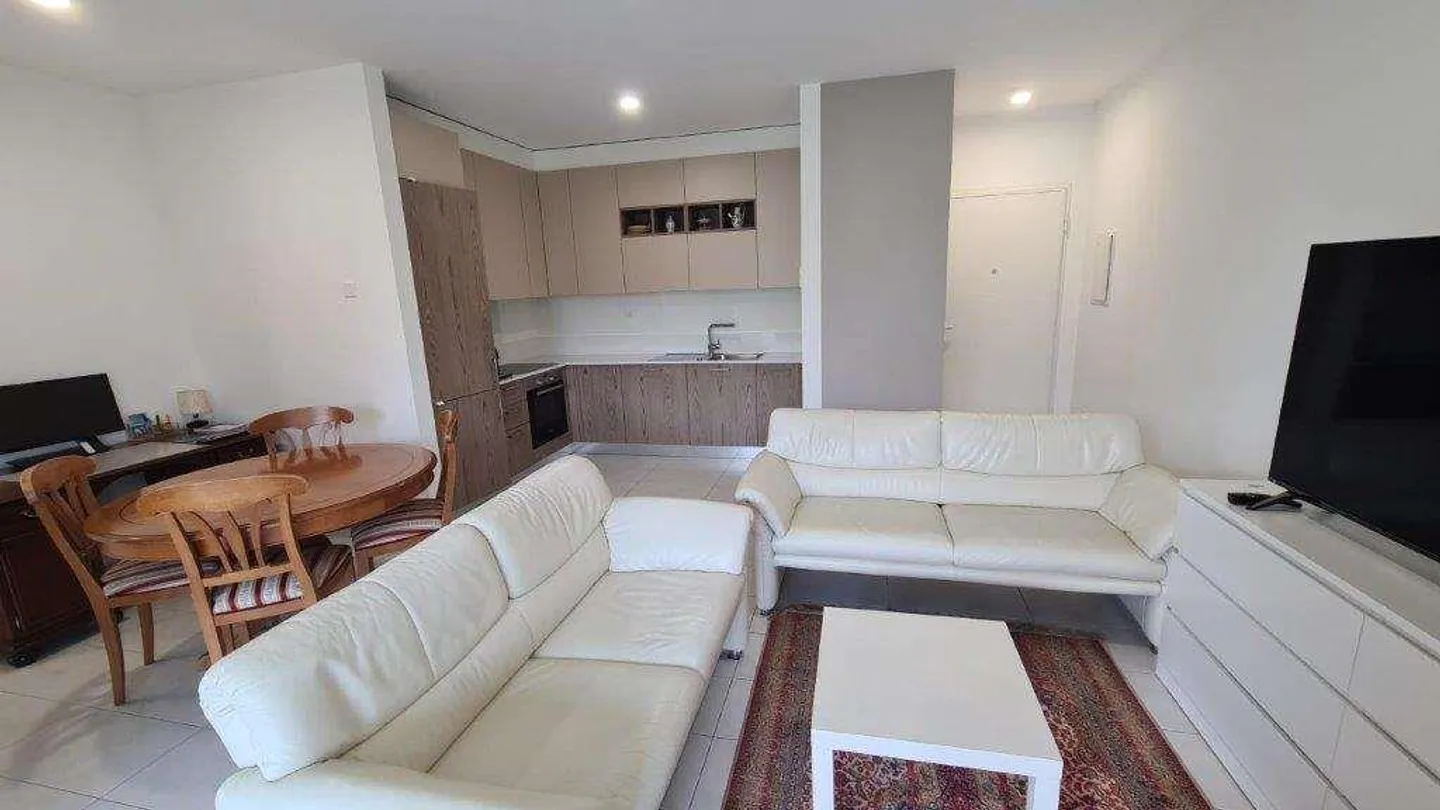 BALERNA : 3.5 SEMI MEUBLE AVEC DEUX PLACES DE PARKING (aussi secondaire) - Photo 3 sur 10