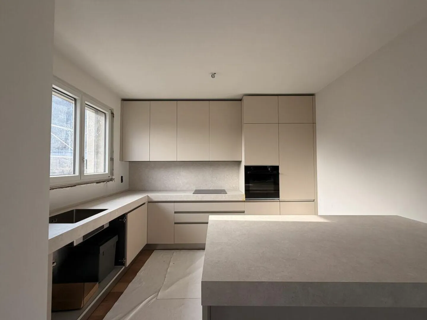 LUGANO-LORETO · RESIDENZA CASSARINETTA · 5.5 ROOM HIGH-QUALITY LIVING AREA WITH LAKE VIEW - Photo 1 of 12