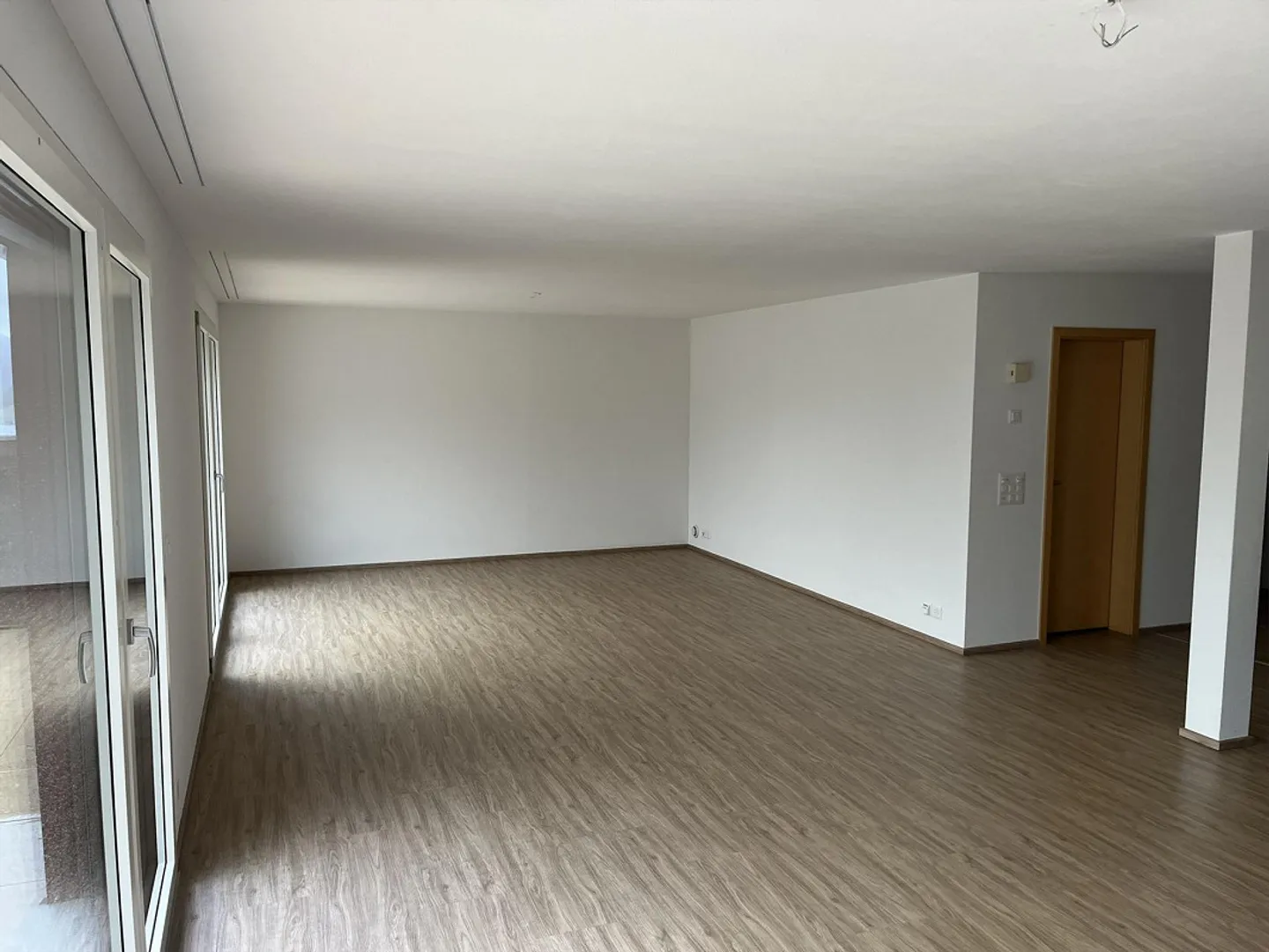 Four and a half rooms - Photo 1 of 15