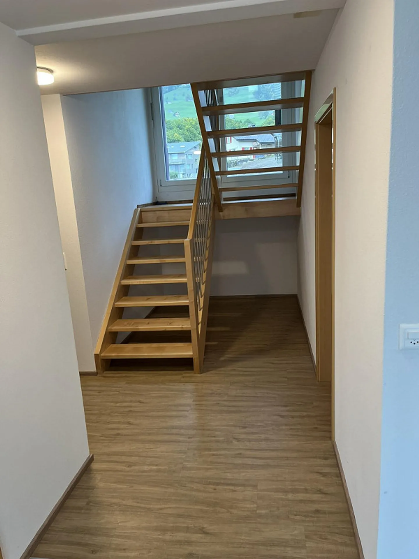 Four and a half rooms - Photo 5 of 15