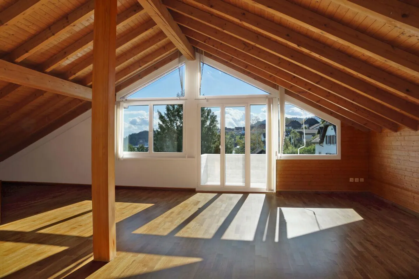 Ampio appartamento di 1 camera in una posizione tranquilla - Foto 2 di 5