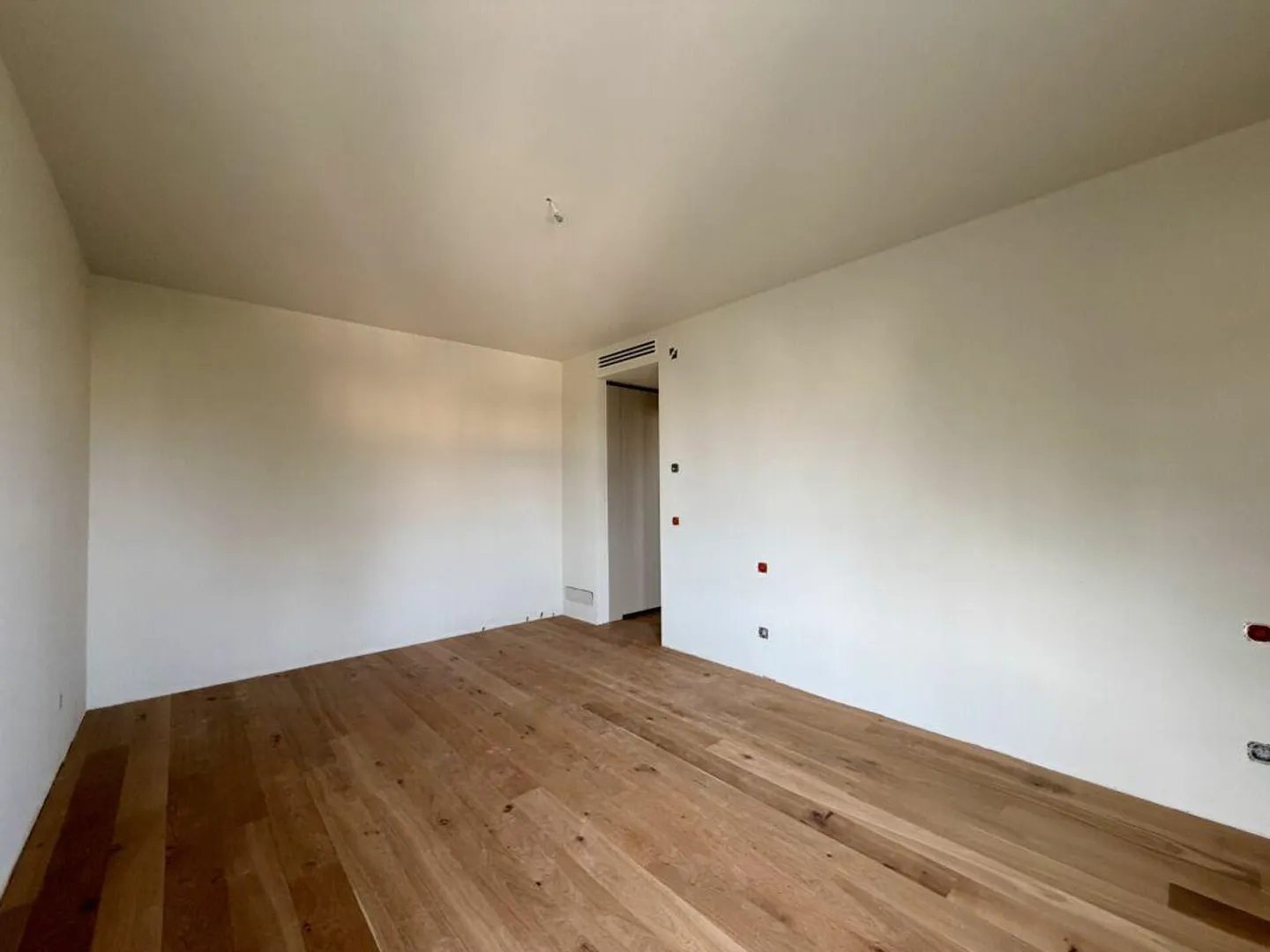 LUGANO-LORETO · RESIDENZA CASSARINETTA · 5.5 ROOM HIGH-QUALITY LIVING AREA WITH LAKE VIEW - Photo 11 of 12