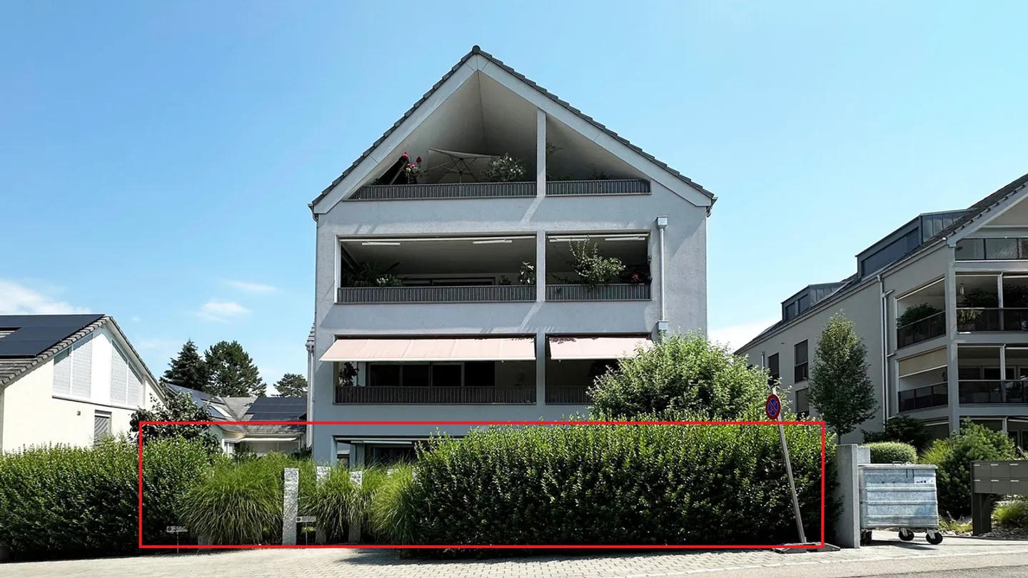 Moderne 4.5-Zimmer-Gartenwohnung mit Einstellhallenplatz - Foto 2 von 19