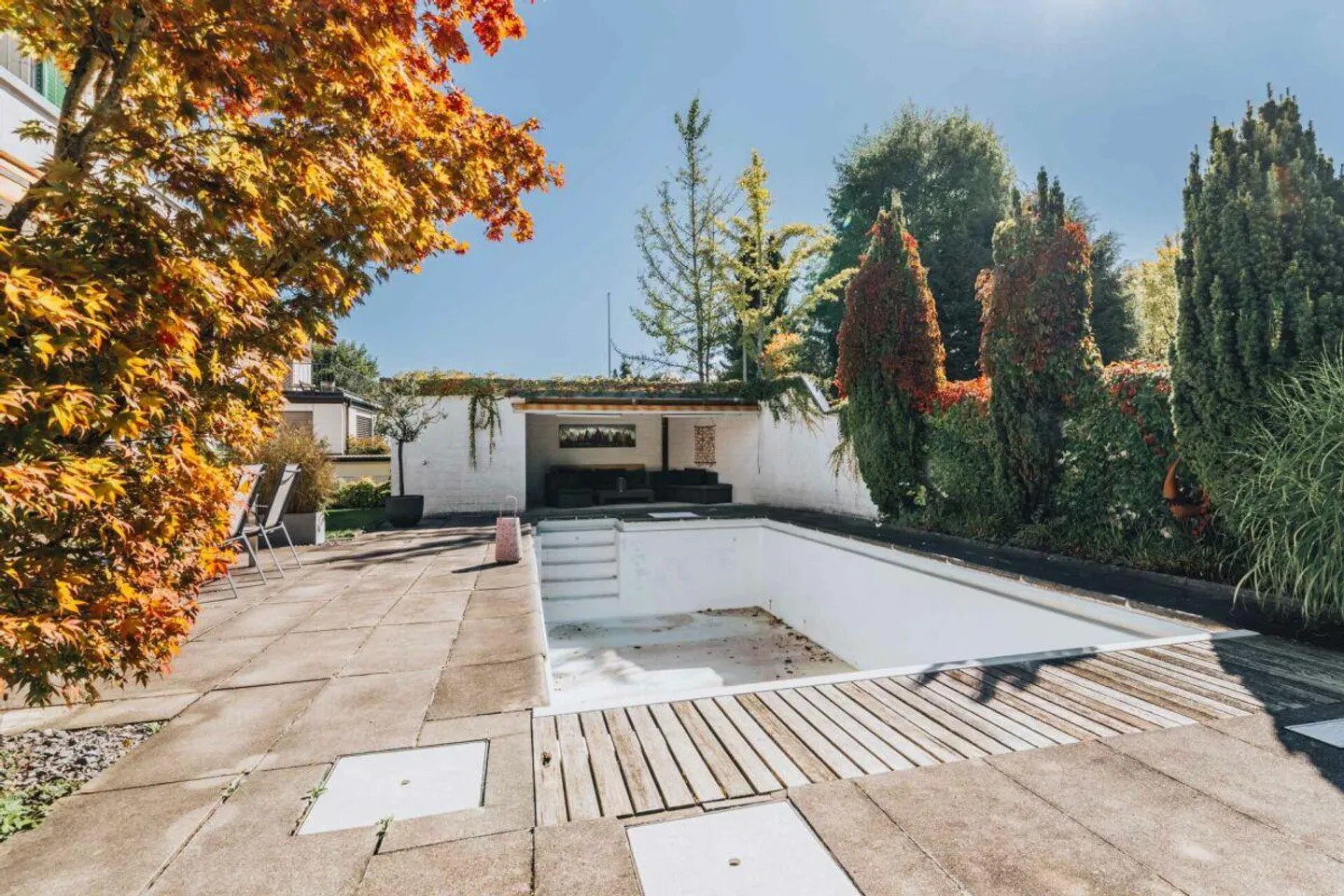 Elegantes 6.5-Zimmer-Haus mit Pool im Allmenquartier - Foto 9 von 13