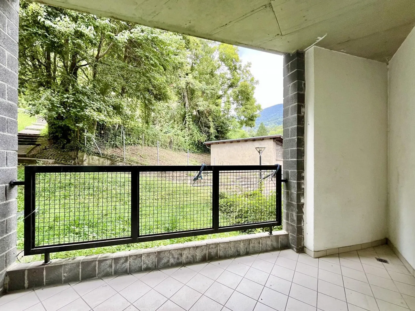 Appartement meublé individuel avec balcon dans la région de services de Canobbio - Photo 5 sur 10